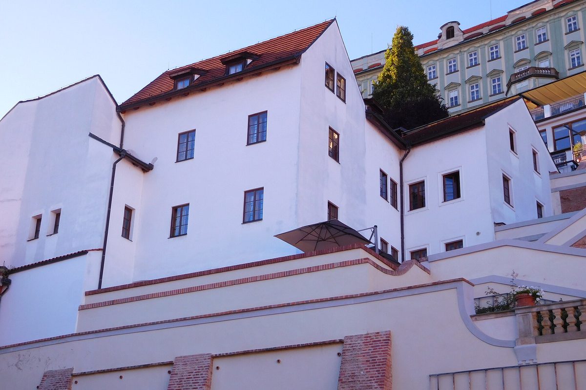 Golden Well Hotel