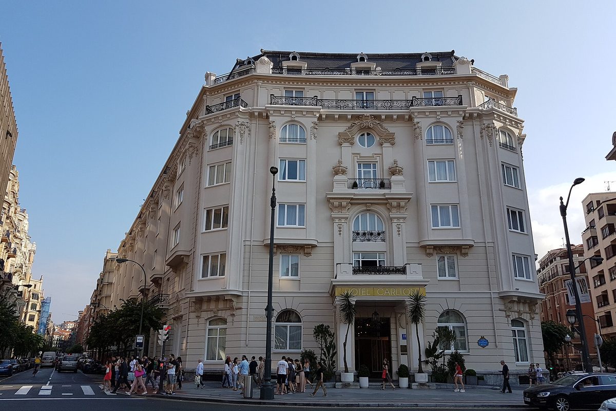 Hotel Carlton building